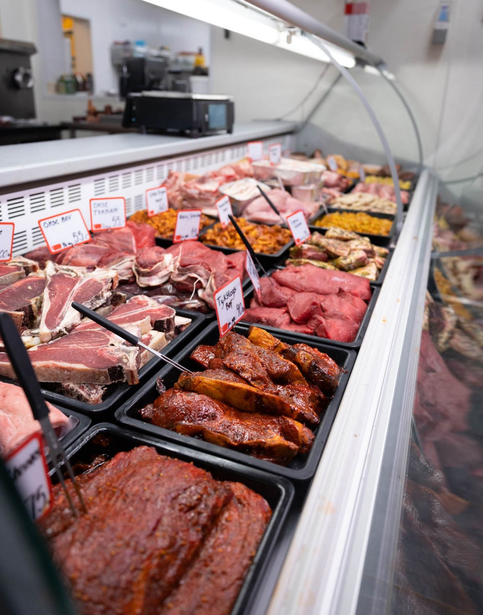 Om os: Følg os på Facebook